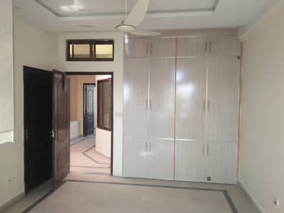 two room attached wash room kitchen for rent for bachelor