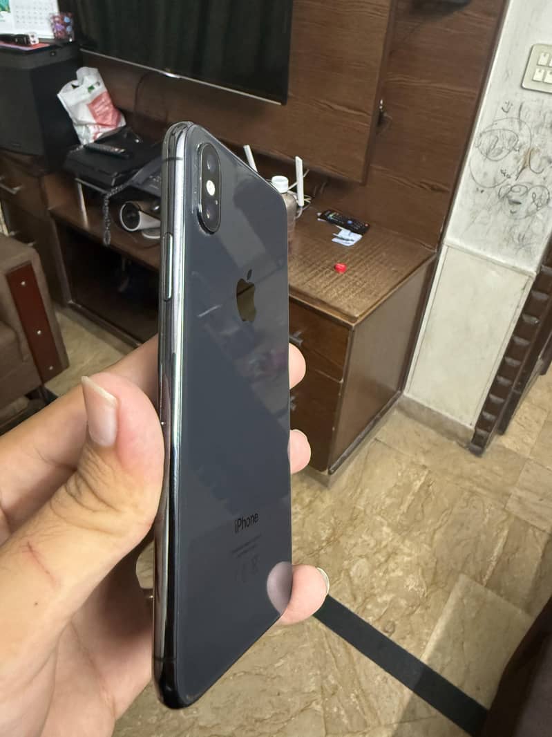 Apple iPhone X 3