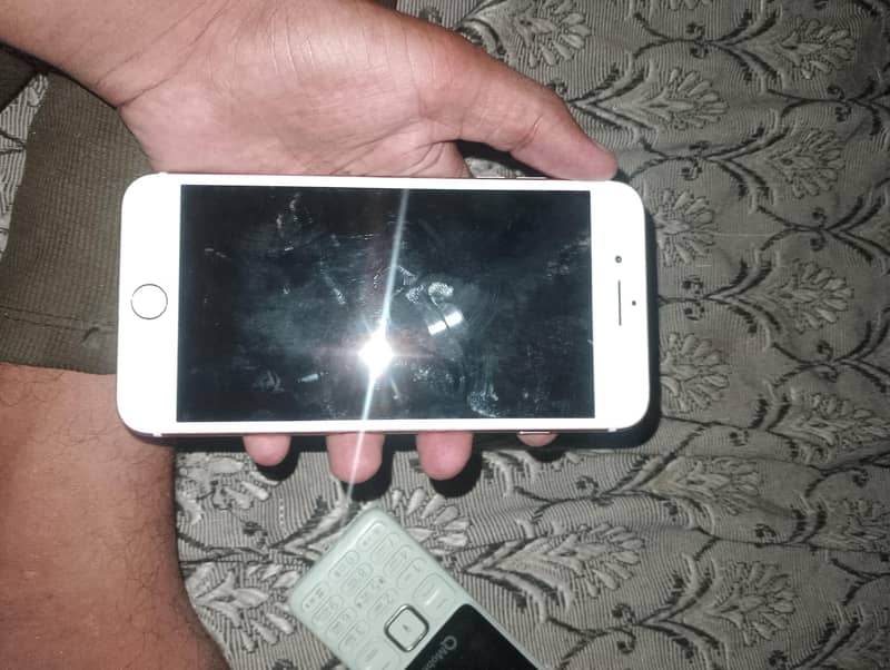 Apple iPhone 7 Plus 2