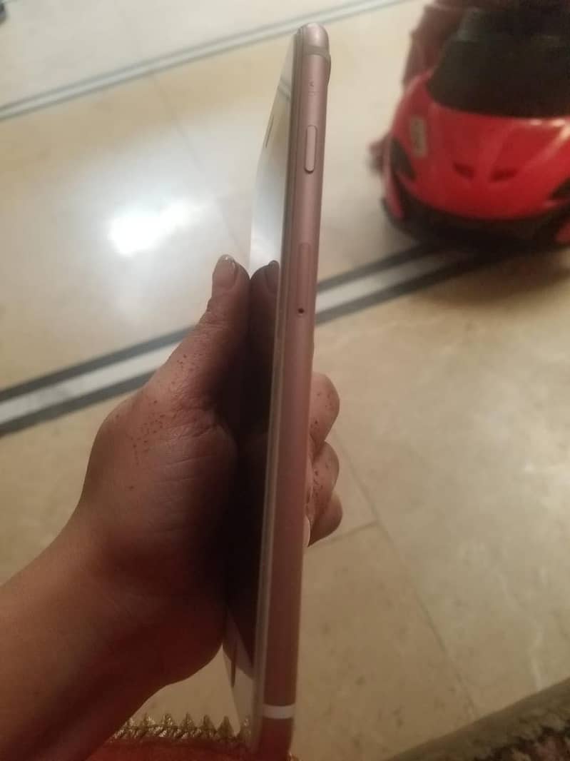 Apple iPhone 7 Plus 2