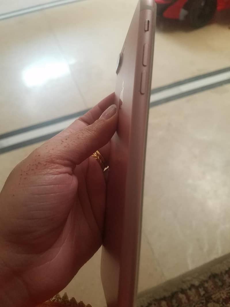 Apple iPhone 7 Plus 3