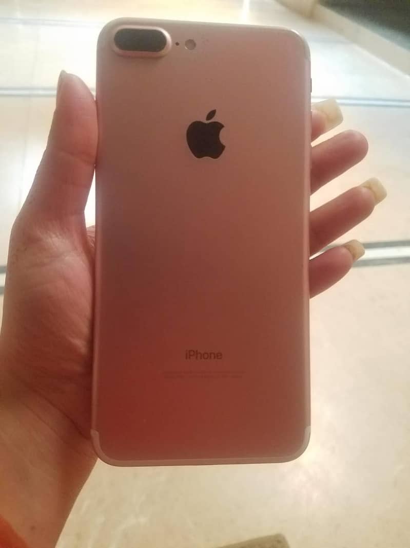 Apple iPhone 7 Plus 5