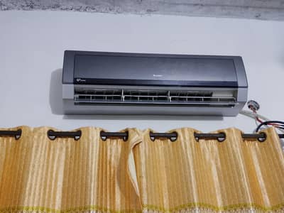 gree ac 2 ton lush condition