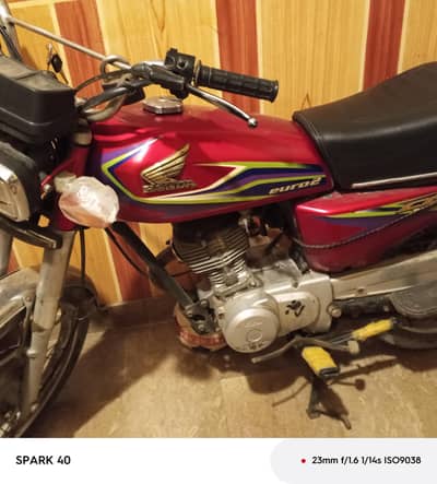 2004 Honda 125 bike features 124cc overhead value OHV 4 stroke