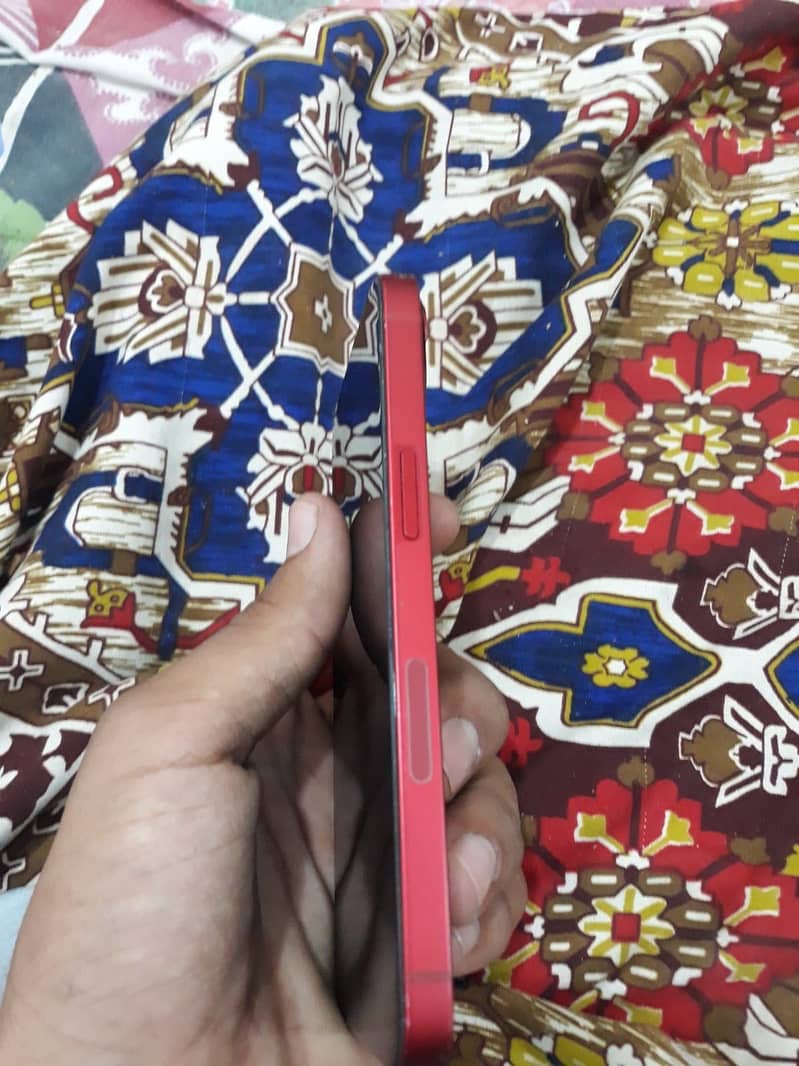 Apple iPhone 13 1