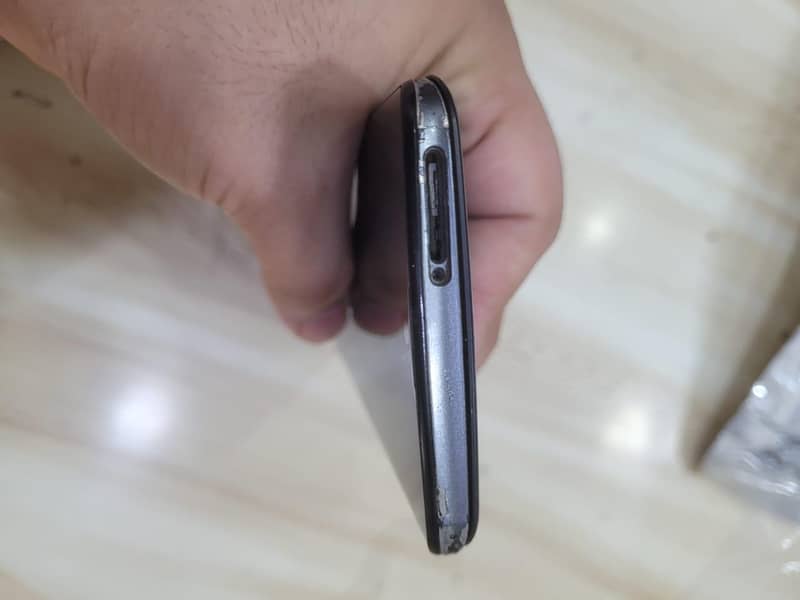 Sharp Aquos Zero 2 5