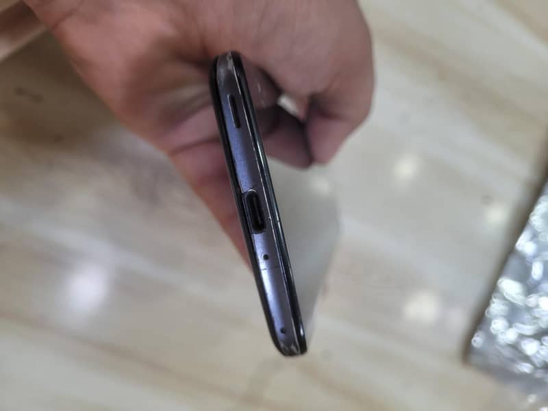 Sharp Aquos Zero 2 6