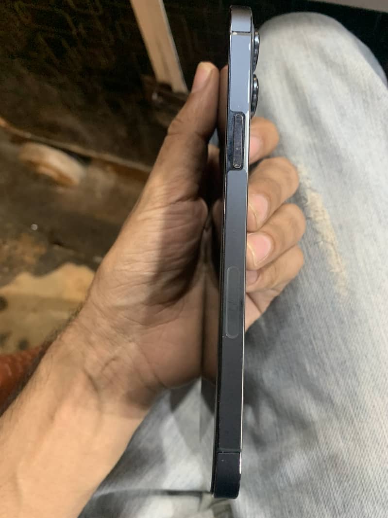 Apple iPhone 12 Pro Max 3