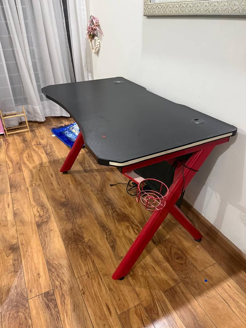 Gaming Table 0