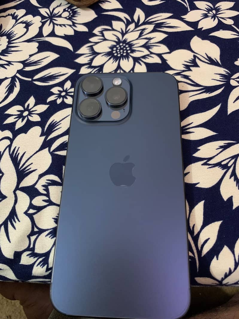 iPhone 15 pro max 0