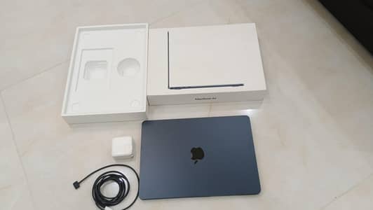 MacBook Air M2 2022_13.3"inch | 8GB | 256GB  | Complete box