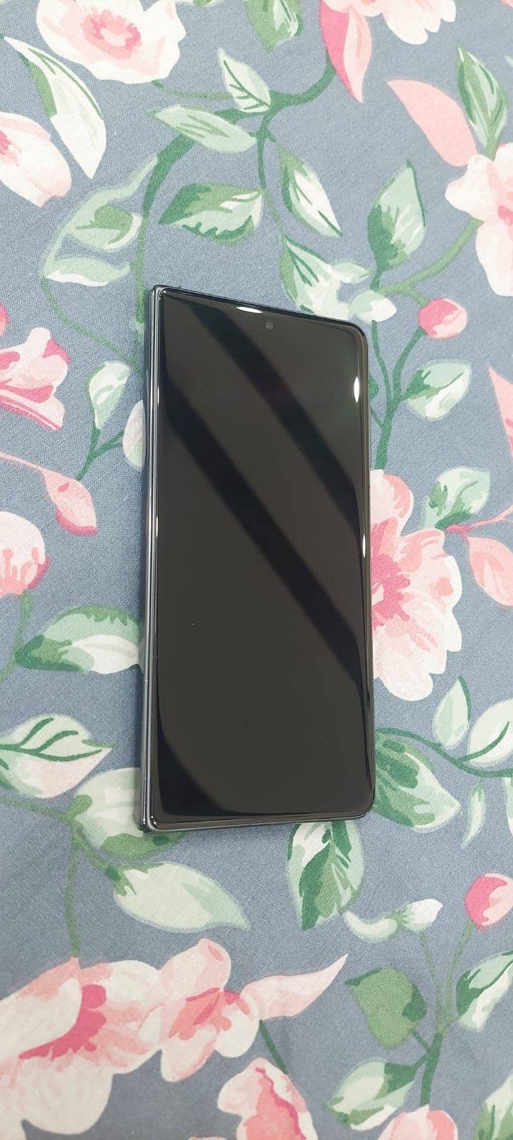 Honor Magic V3 4