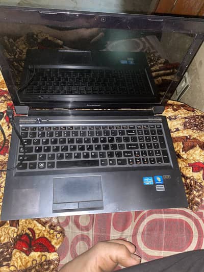 Lenovo V570 Core i5 - 4GB RAM / 500GB HDD - Good Condition
