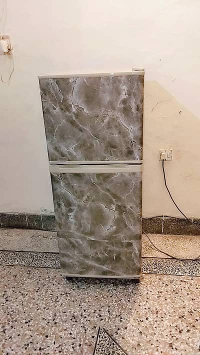 Dawlance fridge small saiz