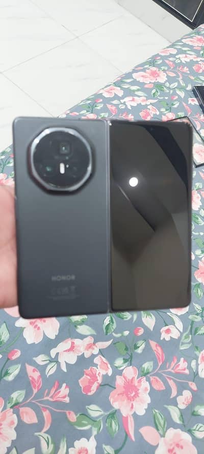 Honor Magic V3