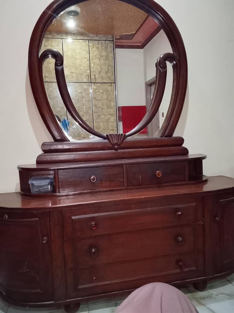 Dressing Table 0