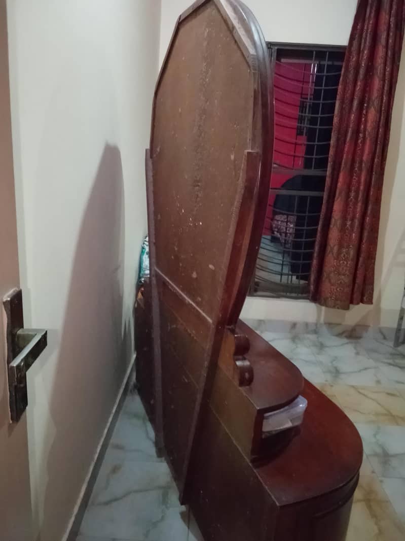 Dressing Table 4