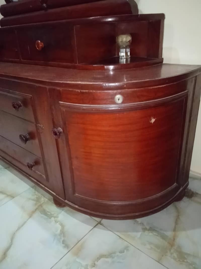 Dressing Table 5