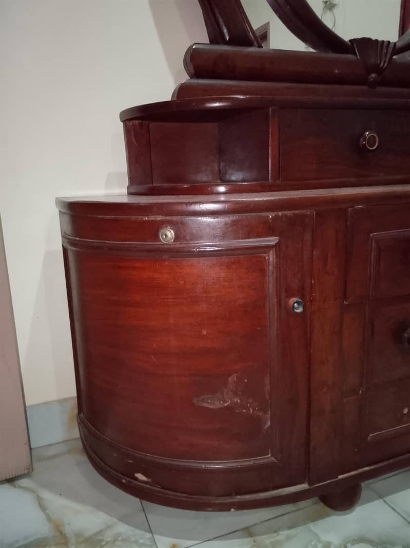 Dressing Table 6