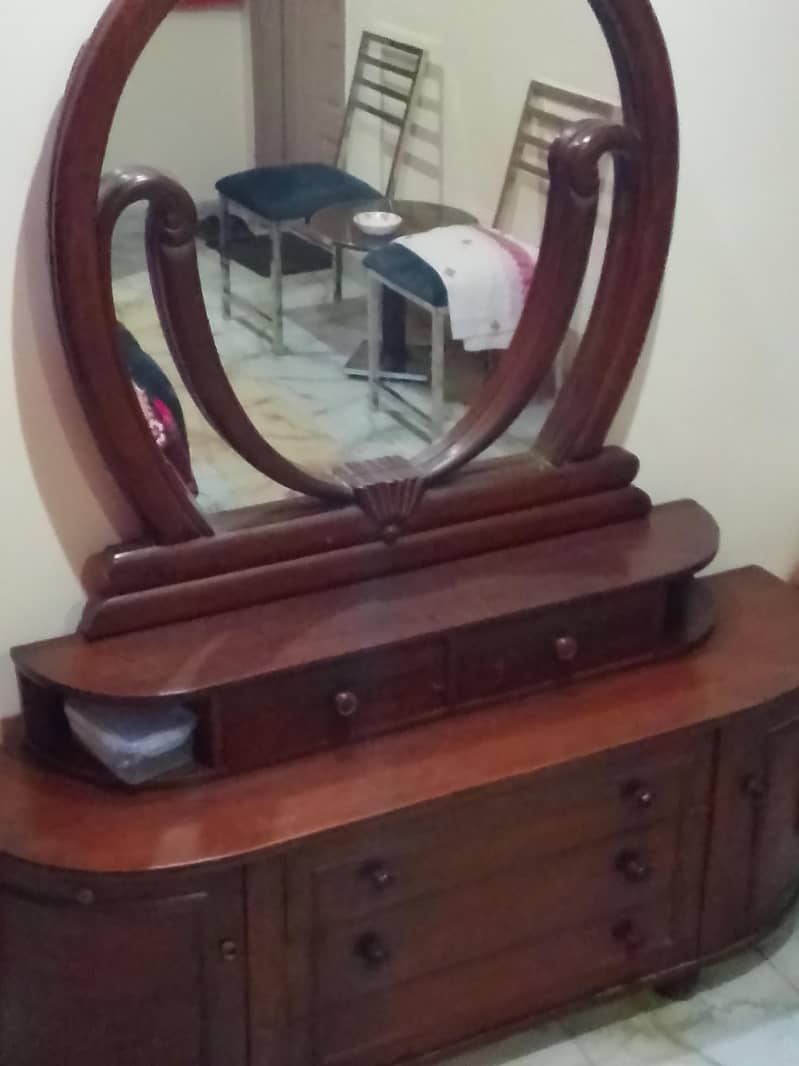 Dressing Table 7