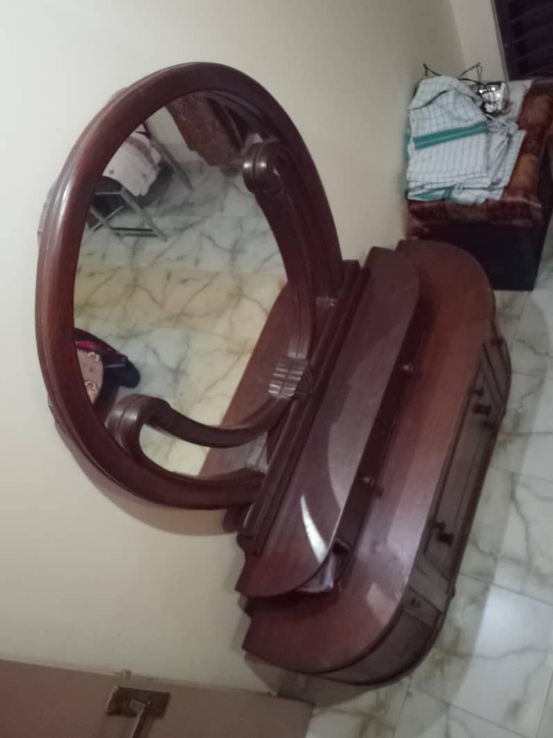 Dressing Table 8