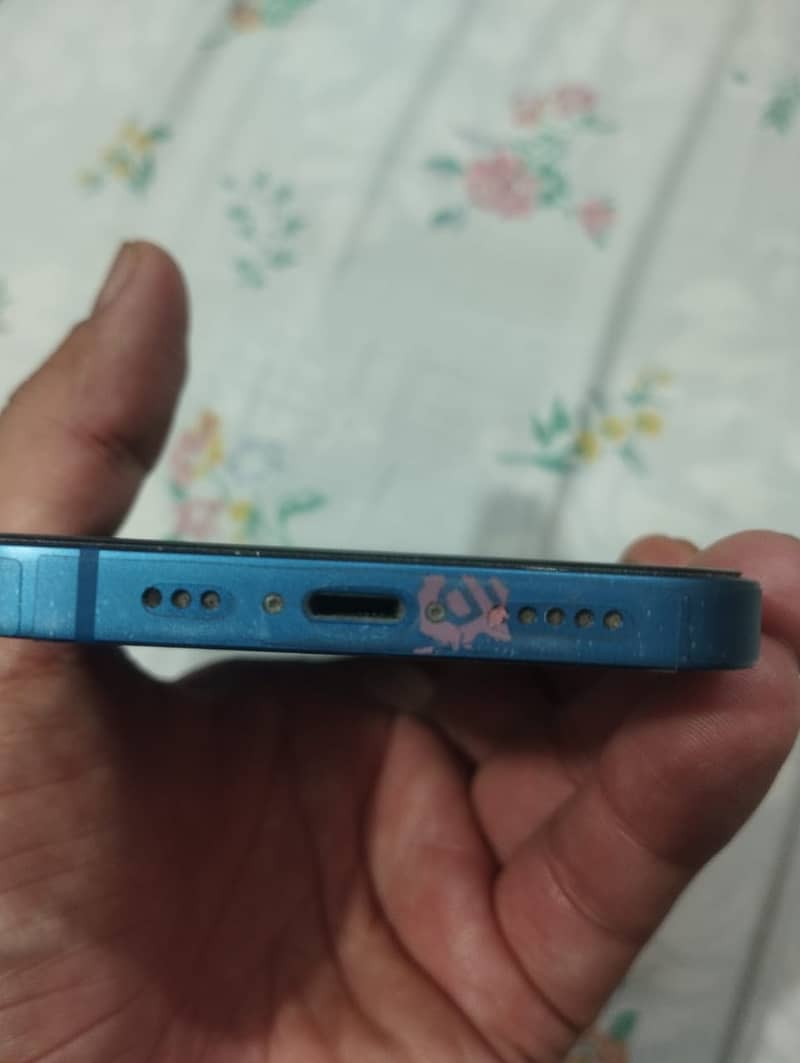 Apple iPhone 13 3