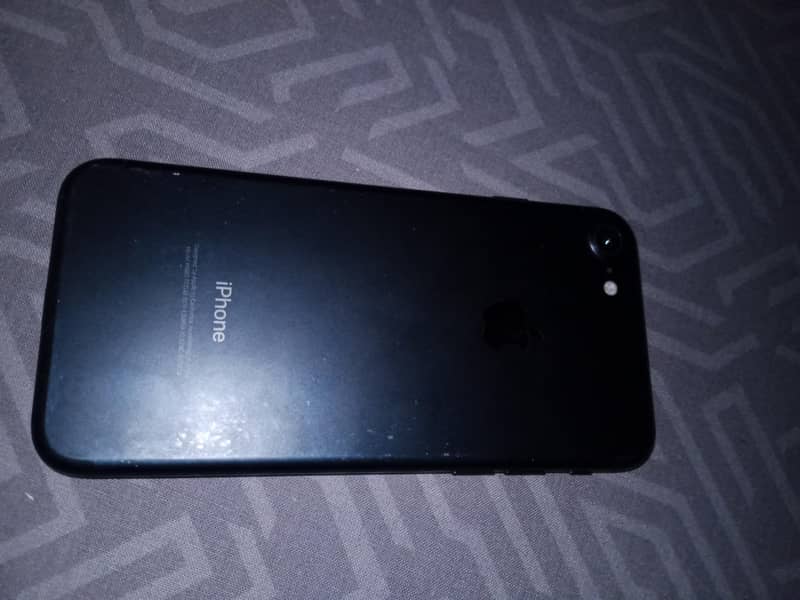 Apple iPhone 7 0