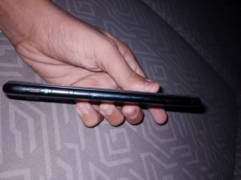 Apple iPhone 7 2