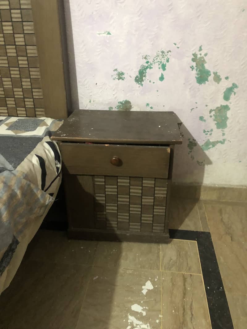 Bed tables 5