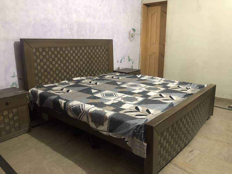 Bed tables 8