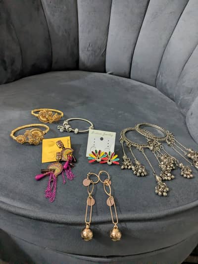 mix of jewelry