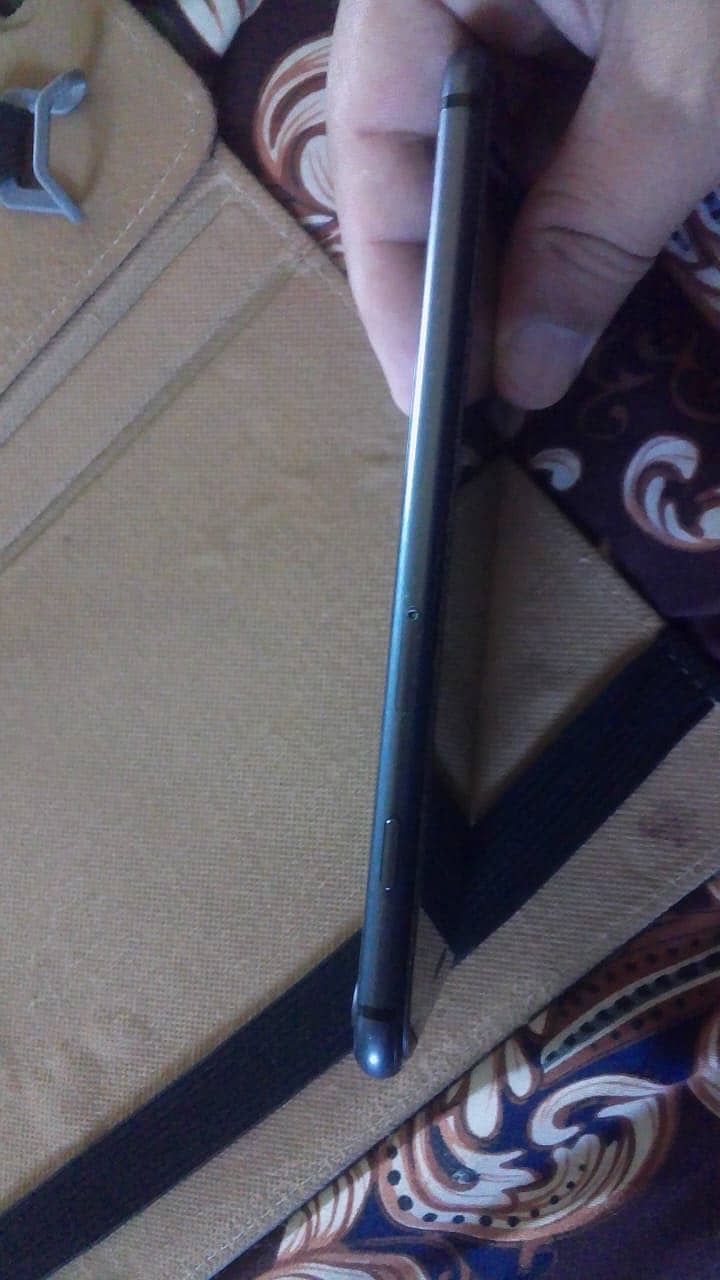 Apple iPhone 8 Plus 1
