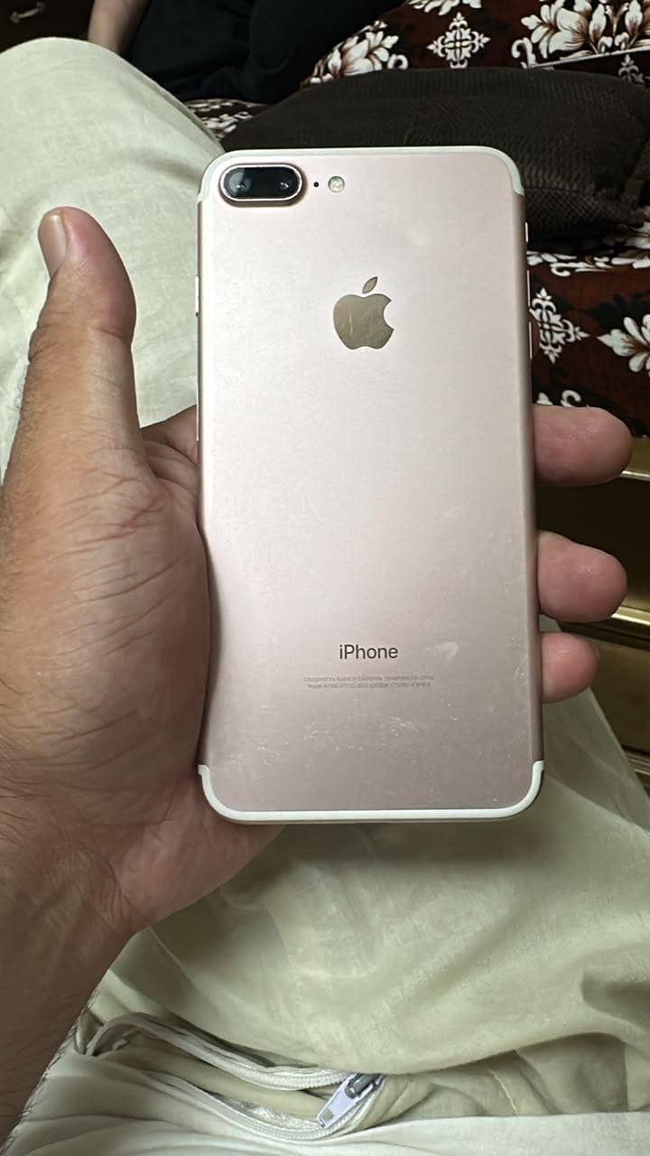 Apple iPhone 7 Plus 2