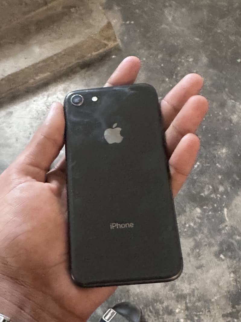Apple iPhone 8 5