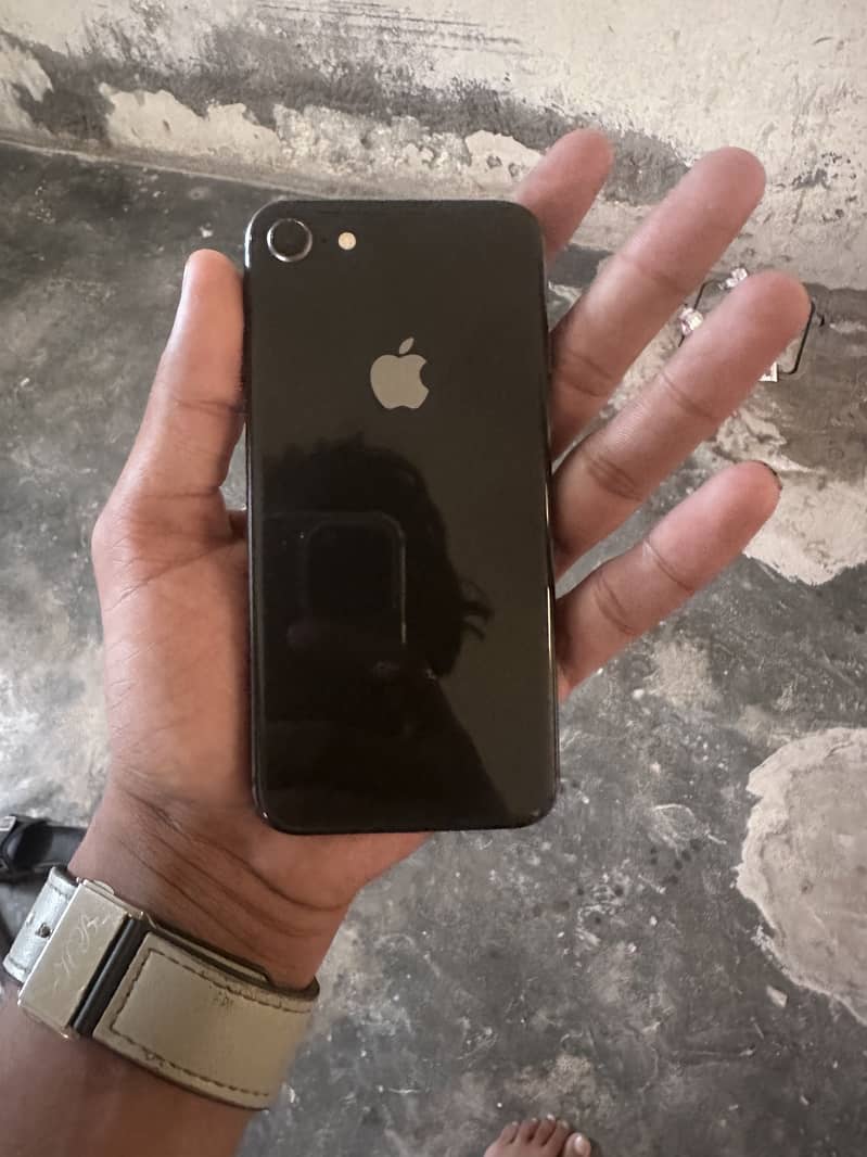 Apple iPhone 8 6