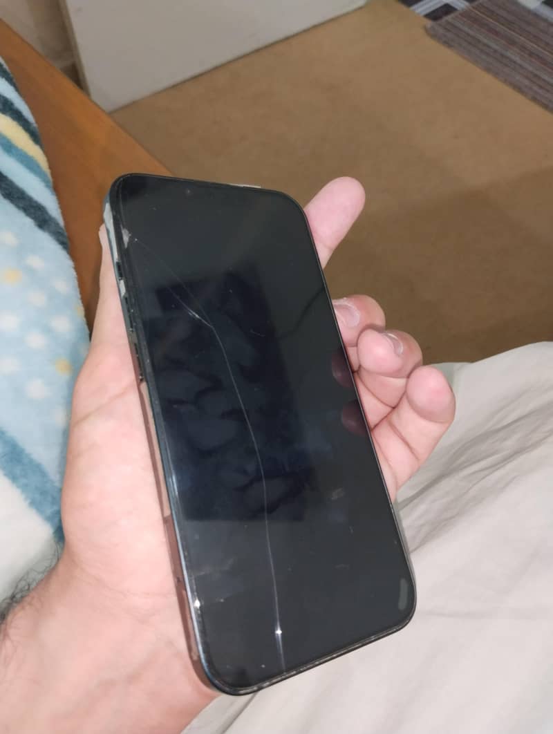 Apple iPhone 13 1