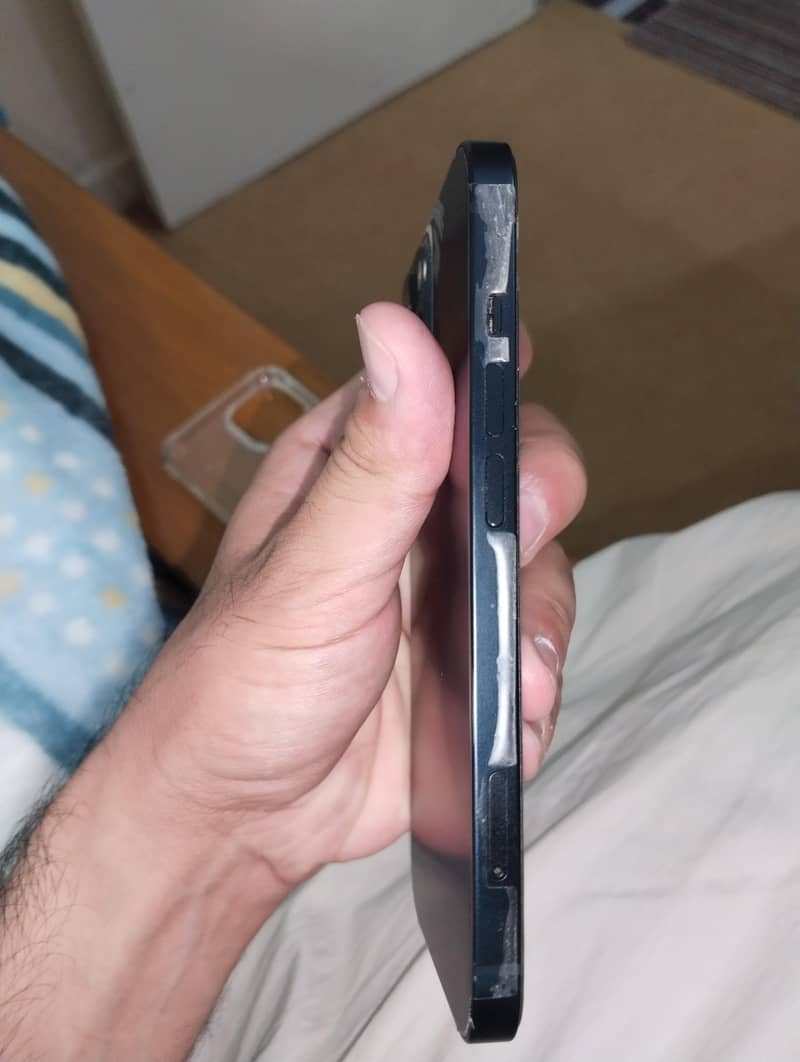 Apple iPhone 13 3