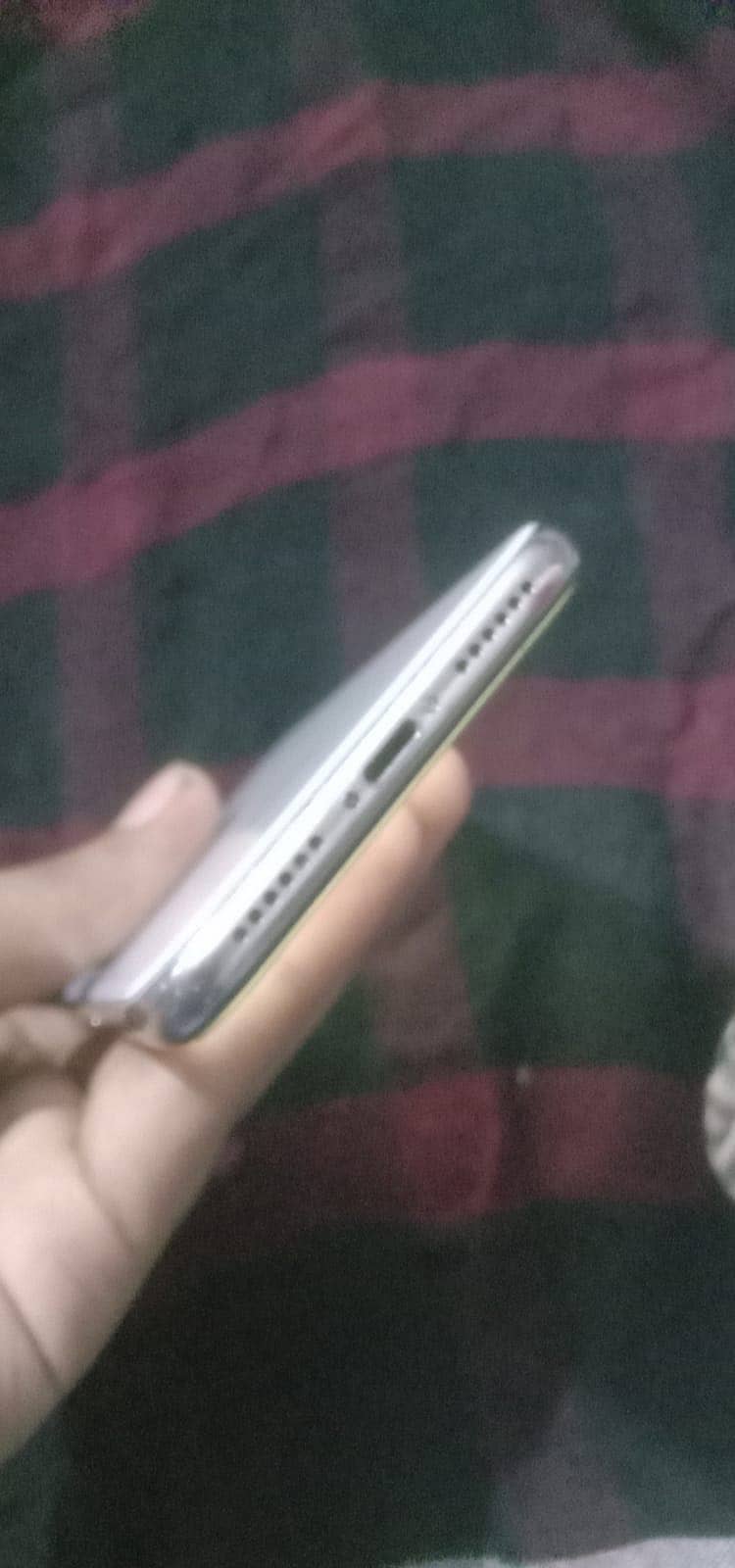 Apple iPhone X 6