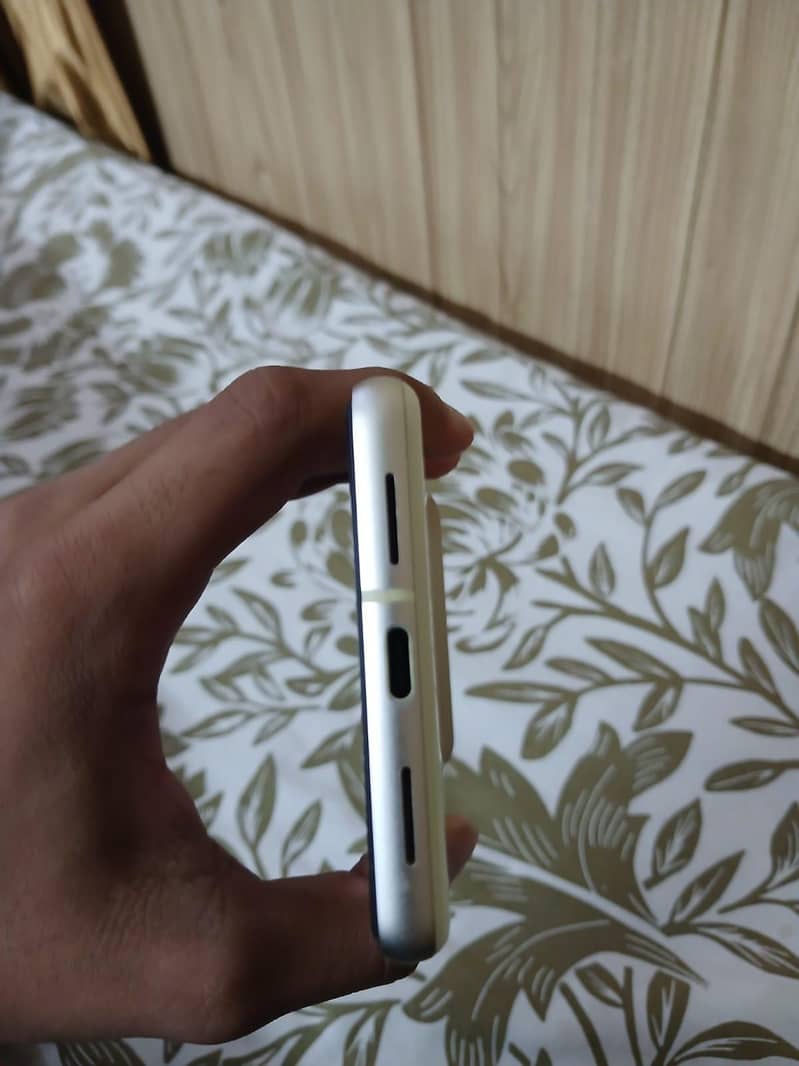 Google Pixel 7 5