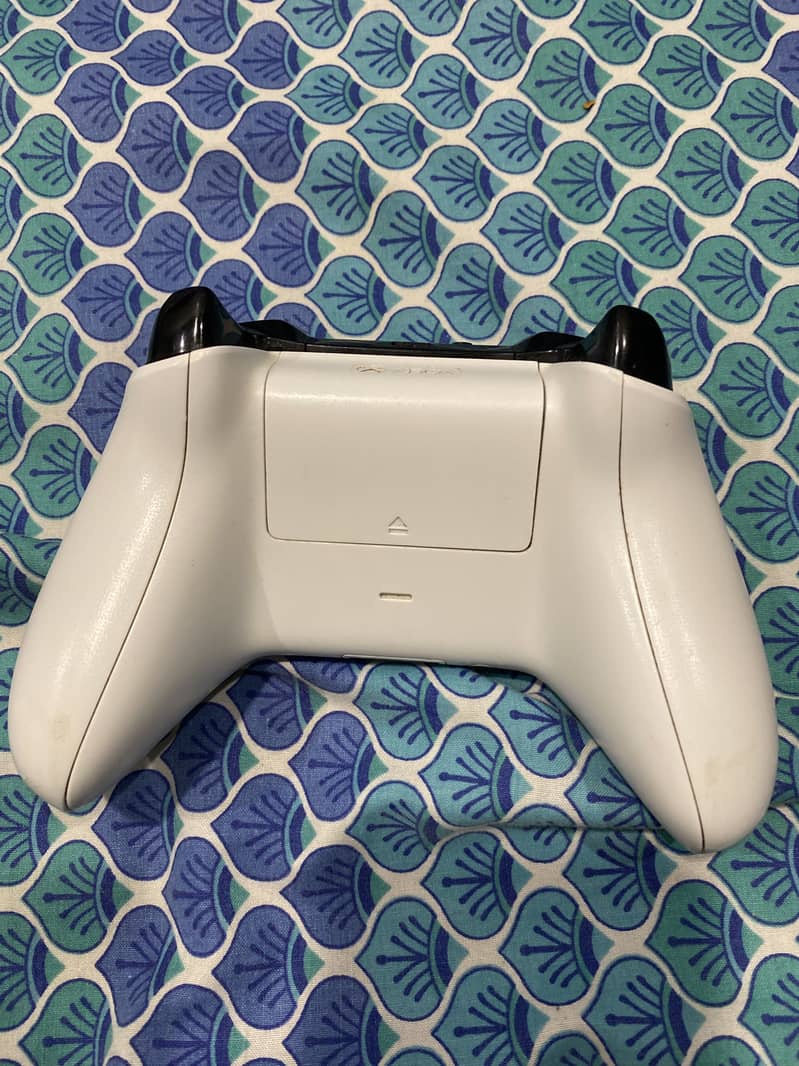Xbox one s controller 1