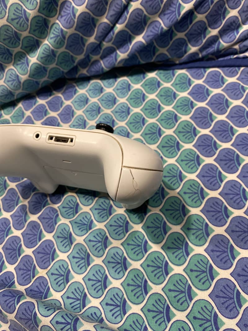 Xbox one s controller 4
