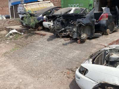 Toyota vitz Toyota pasoo toyota corolla 2d all parts avalaibal engine