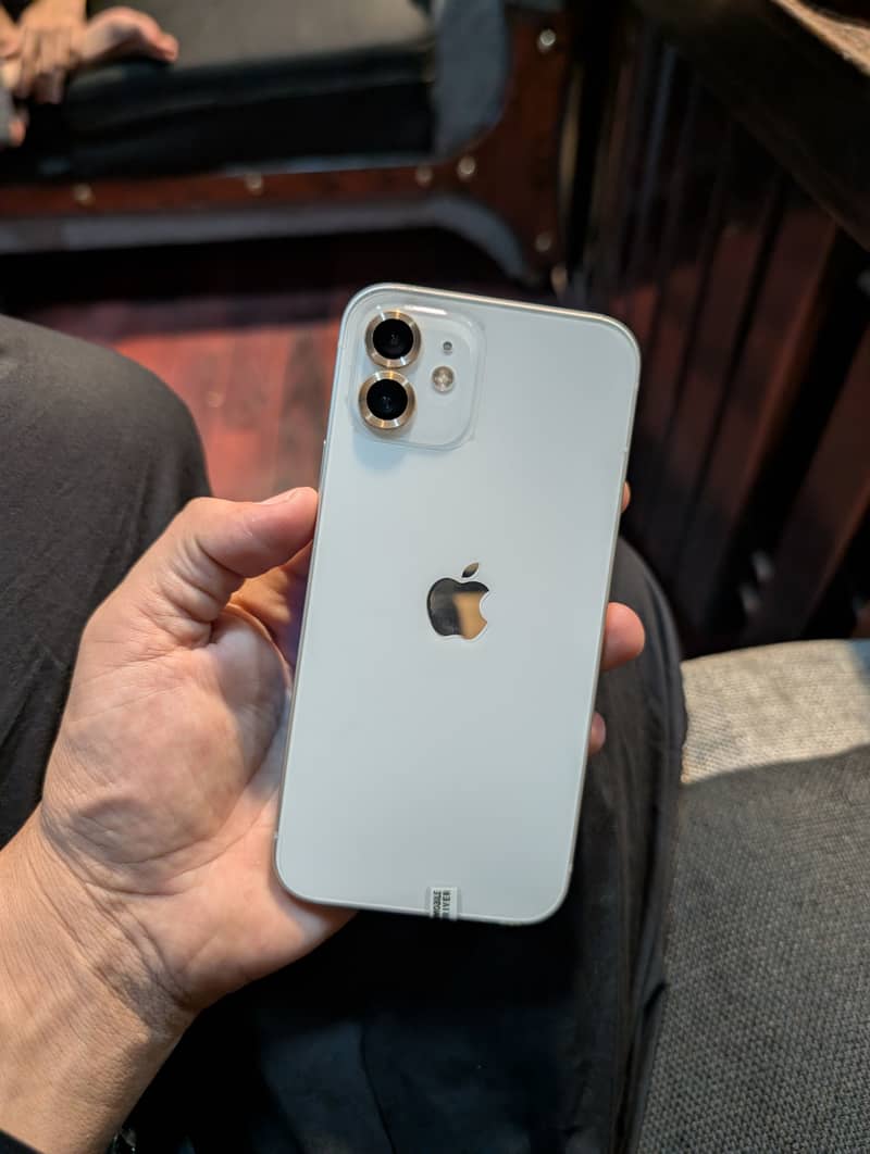 Apple iPhone 12 2