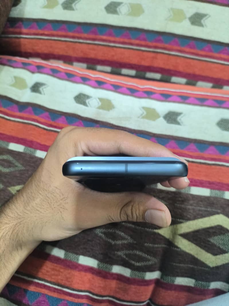 Google Pixel 8 4
