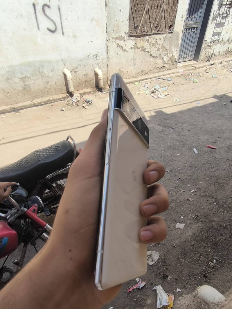 Google Pixel 6 Pro 2