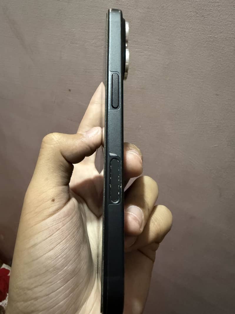 Apple iPhone 16 1