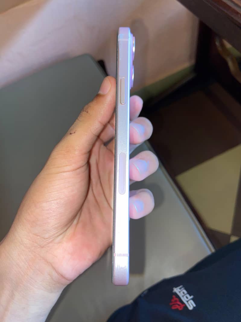 Apple iPhone 15 plus 2