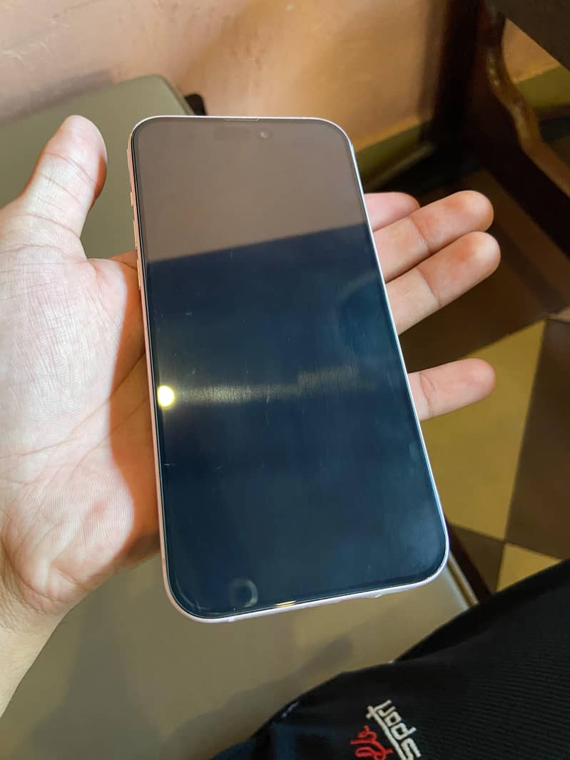 Apple iPhone 15 plus 4