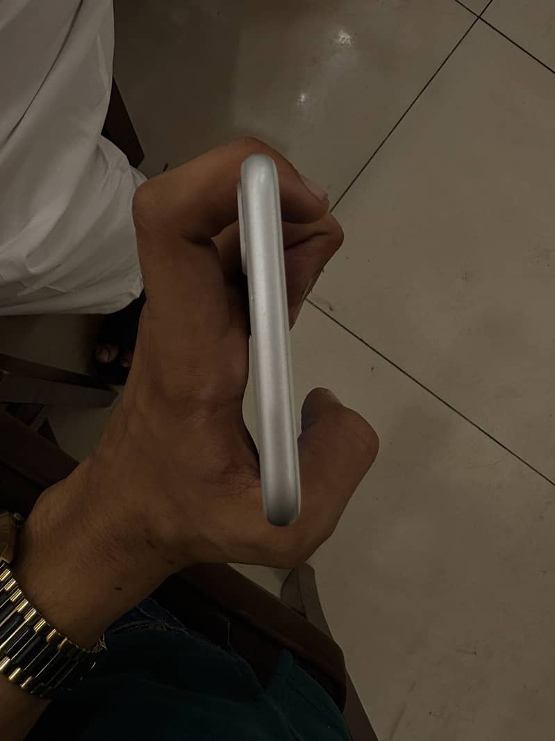Apple iPhone 8 Plus 3