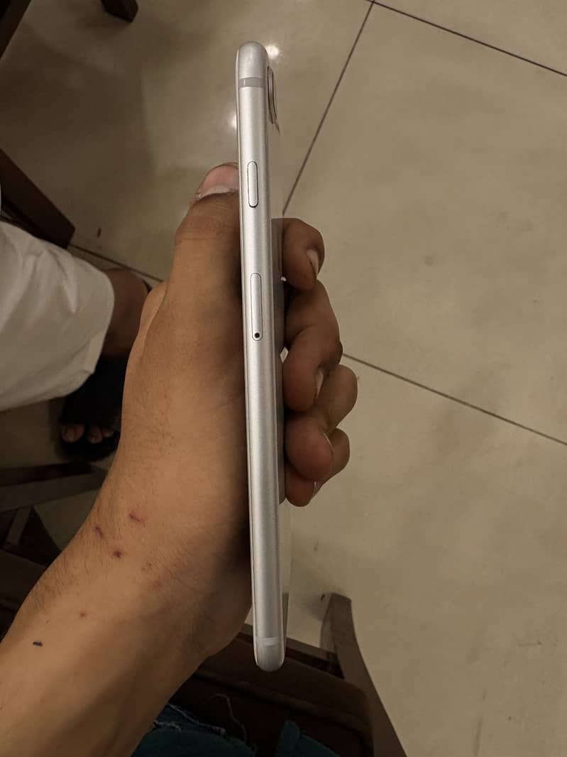 Apple iPhone 8 Plus 5